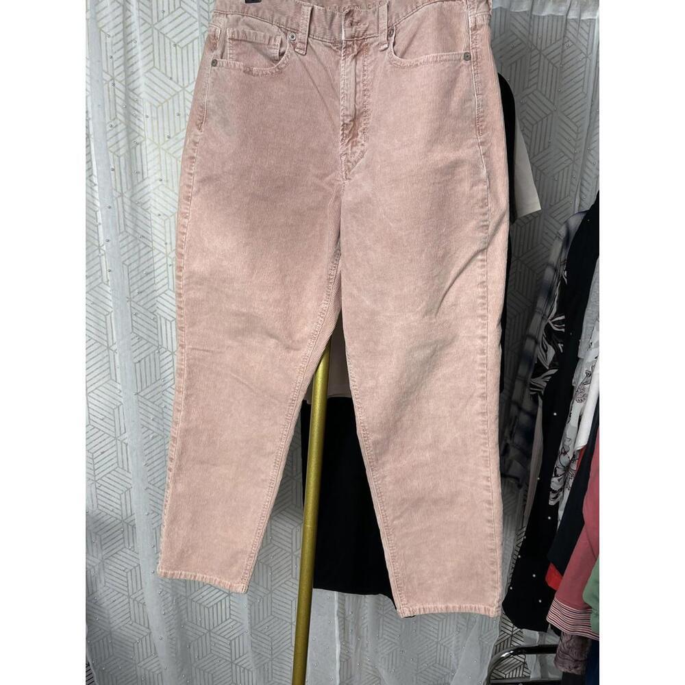 American Eagle Outfitters Blush Pink Cropped Mom Jeans